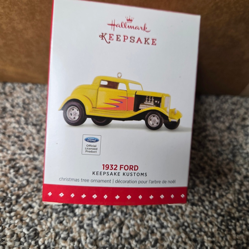 Hallmark Keepsake 2015 1932 Ford Keepsake Kustoms Die-Cast Ornament Yellow